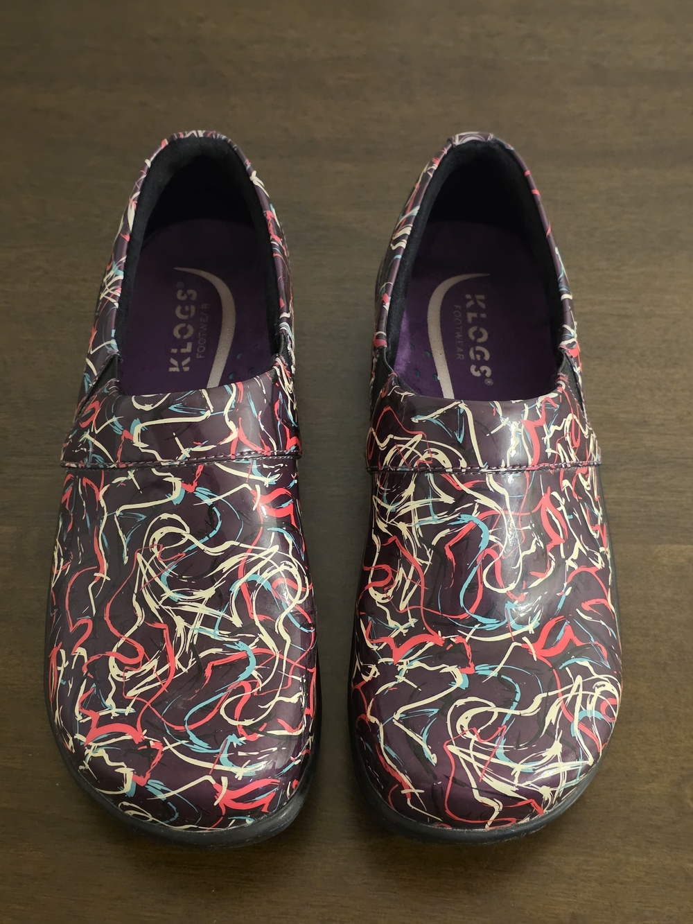 Klogs Mission Patent Leather  Abstract Swirl Slip-On Clogs Sz 8